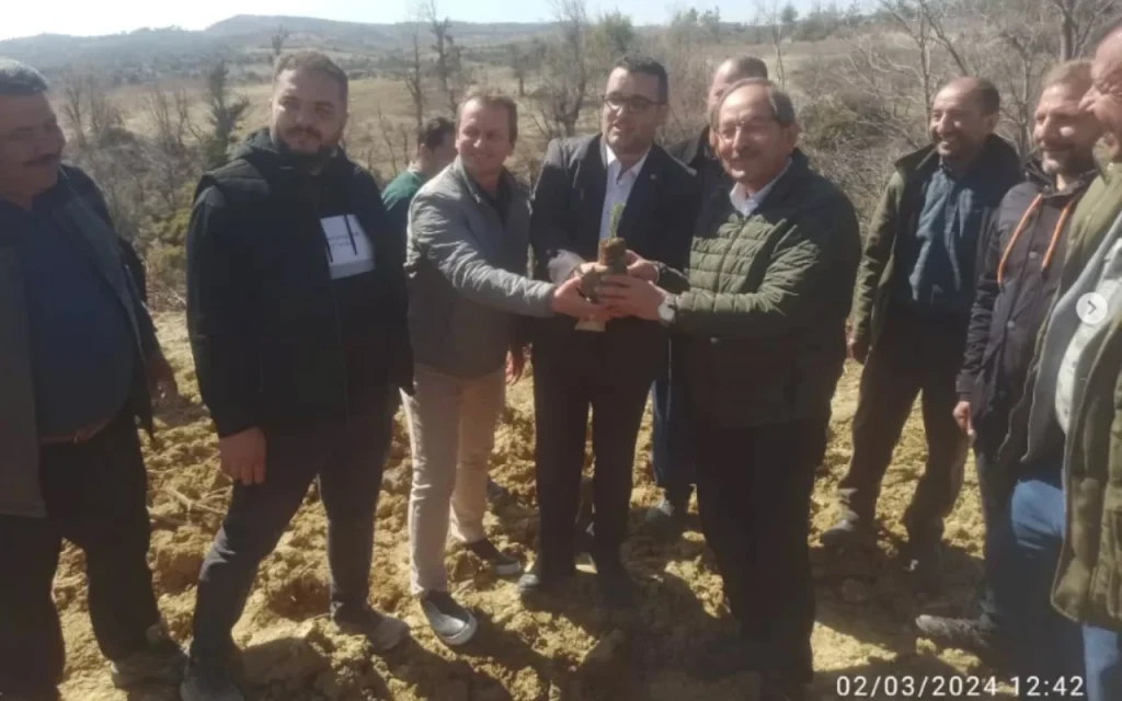 Engelsiz biberiye fide dikim etkinliğinden görüntü